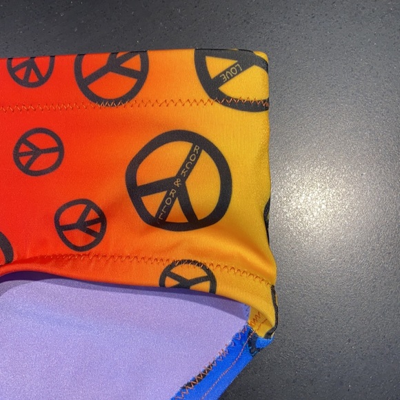 Men’s “peace” swim brief XL - Picture 5 of 9